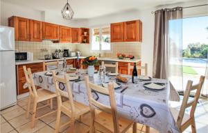 Pet Friendly Home In Rochefort Du Gard