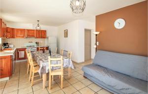 Maisons de vacances Pet Friendly Home In Rochefort Du Gard : photos des chambres