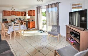 Maisons de vacances Pet Friendly Home In Rochefort Du Gard : photos des chambres