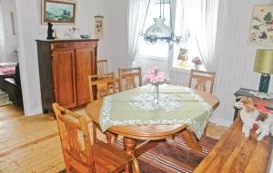 Cozy Home In Ölsremma With Wifi