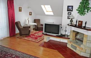 Beautiful home in Zbychowo with 4 Bedrooms and WiFi