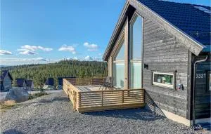 3 Bedroom Beautiful Home In Sjusjøen - 斯朱森