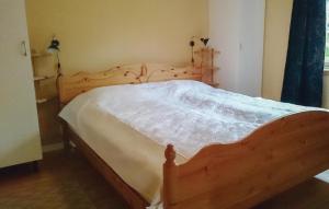 Nice Home In Fjällbacka With Sauna