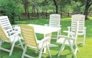 Gorgeous Home In Sävsjö With Wifi