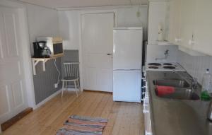 Gorgeous Home In Sävsjö With Wifi