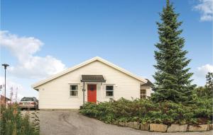 Amazing Home In Auklandshamn With Sauna