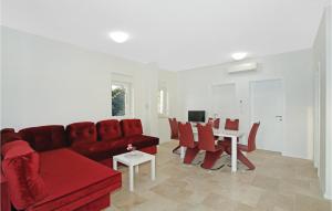 Awesome Apartment In Sibenik With 2 Bedrooms And Wifi