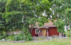 Awesome Home In Gnesta With 1 Bedrooms, Sauna And Wifi