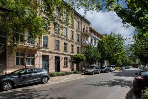 Atrium - Old Town Luxury Apartments - by Upstairs