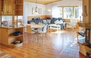 3 Bedroom Stunning Home In Yngsjö