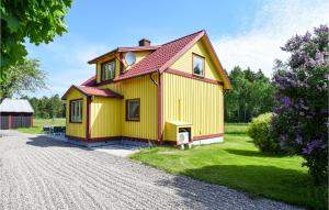Nice Home In Vnersborg With 2 Bedrooms And Wifi