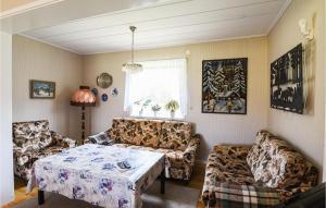 Cozy Home In Vänersborg With Wifi