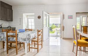 Stunning Home In Fisterra With Kitchen