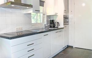 Awesome Home In Udenhout With Wifi