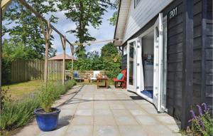 2 Bedroom Lovely Home In Julianadorp