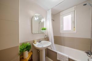 Soho & Sea Views -Parking