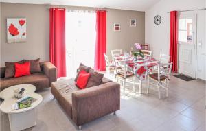 Maisons de vacances 3 Bedroom Cozy Home In Viols : photos des chambres