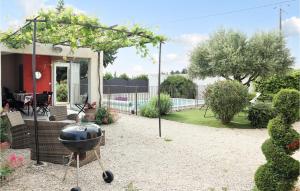 Maisons de vacances Amazing Home In Viols With Outdoor Swimming Pool, Wifi And 3 Bedrooms : photos des chambres