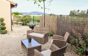 Maisons de vacances Amazing Home In Viols With Outdoor Swimming Pool, Wifi And 3 Bedrooms : photos des chambres