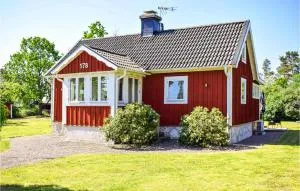 2 Bedroom Awesome Home In Rockneby - Ugglerum