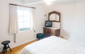 Seven-Bedroom Holiday Home In Remersdaal