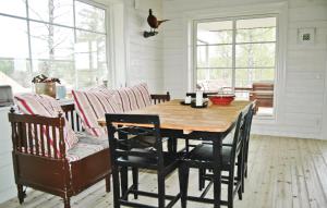 Cozy Home In Karlstad With Wifi