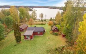 Three-Bedroom Holiday Home In Grythyttan - Järle