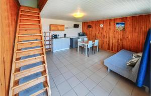 Appartements Beautiful apartment in Le Vivier-su-Mer with WiFi and 1 Bedrooms : photos des chambres