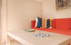 2 Bedroom Beautiful Home In Ermelo