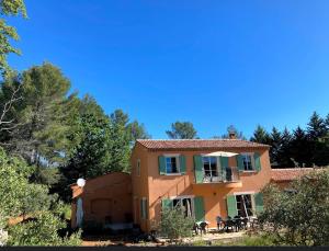 Maisons d'hotes Le Mas des Oliviers appartement 2 pieces tous conforts : photos des chambres