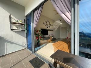 Atlantis center of Melaka 1B1B max 6pax with Big Pool and Sky Bridge
