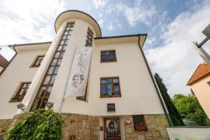 索纳塔宾馆 - 拉兹涅卢哈乔维采