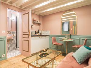 The Candy Saint Germain