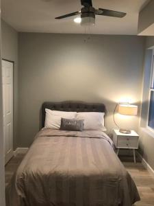 HOME AWAY HOME - Chic 2 BR Capitol Hill DC