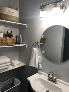 HOME AWAY HOME - Chic 2 BR Capitol Hill DC