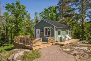 Cozy holiday house close to nature in Ödeshög, Gränna