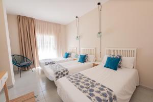 Triple Room room in Hotel Aubí
