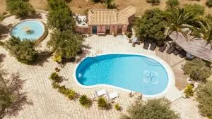 dependance in villa con piscina - Puntarazzi