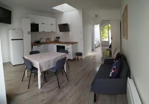 Appartements Charmant et lumineux logement, au coeur de Cabourg : photos des chambres