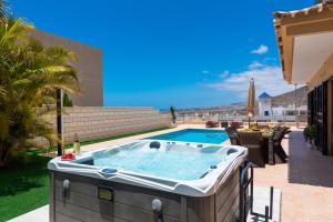 TORVISCAS SUNSET VILLA 4 rooms & private Jacuzzi