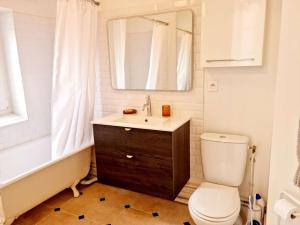 Maisons de vacances Maison spacieuse avec balcon sur les remparts : photos des chambres