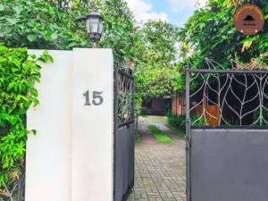 Ndalem Suryo Saptono Guest House