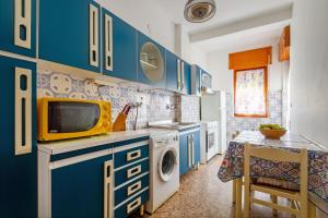 Anna House by BarbarHouse