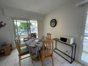 Appartement T3 48m² centre-ville Quiberon - Plage, commerces, balcon, garage, 4 pers - FR-1-478-224