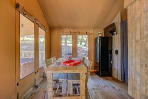 Campings Camping maeva Escapades La Pinede en Provence : photos des chambres