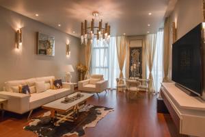Luxurious 2BR - Fully Upgraded - High-end facilities