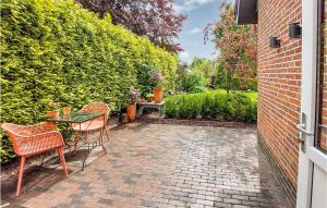 Cozy Apartment In Surhuisterveen