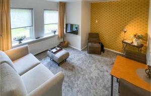 Cozy Apartment In Surhuisterveen