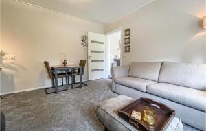 Cozy Apartment In Surhuisterveen