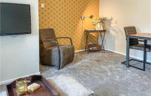 Cozy Apartment In Surhuisterveen